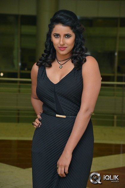 Shraavya-Reddy-at-Rogue-Movie-Trailer-Launch